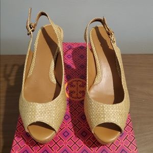 Tory Burch Rosalind Wedge Sandal/ Raffia size 8